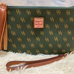 Dooney & Bourke Gretta Carrington Wristlet Ivy